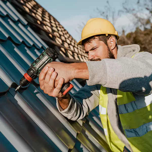 Why Burlington Homeowners Choose Burlington Roofing Contractors for Steel Roof Repair Service?